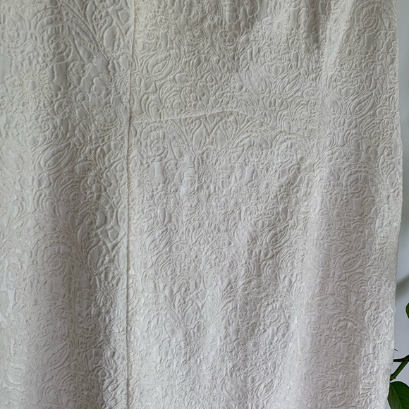 2 for $25 - 🤍 White Brocade Textured Sleeveless Dress 👗 by H & M - Picture 2 of 6